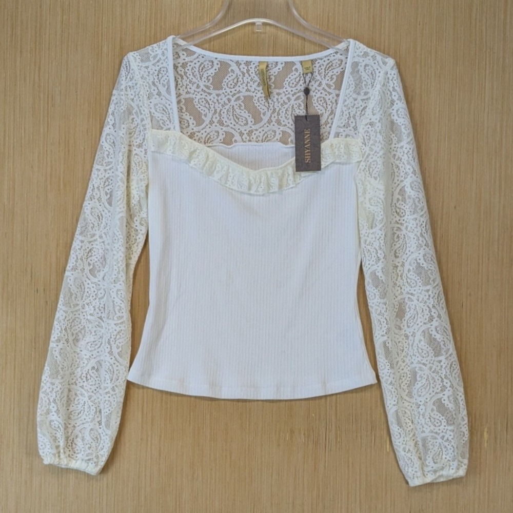 Shyanne Cottage Feminine Coquette Western White Lace Ribbed Ruffle Top‎ Medium